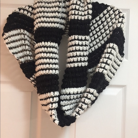 2/$20 Long double wear Scarf black and white